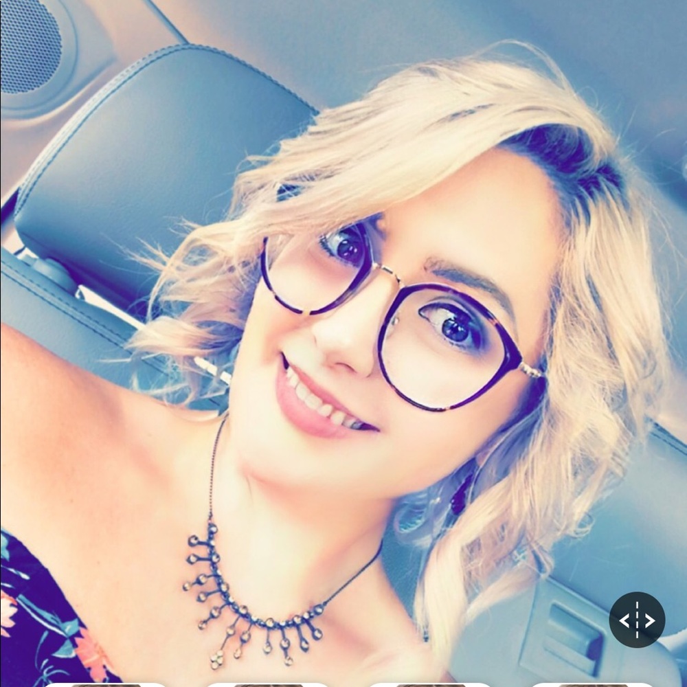 Meet your Posher, Diana